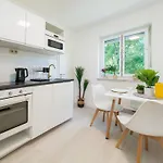 2og Links Helle 70m 2-zimmer Naehe Salzburg By Interhome *