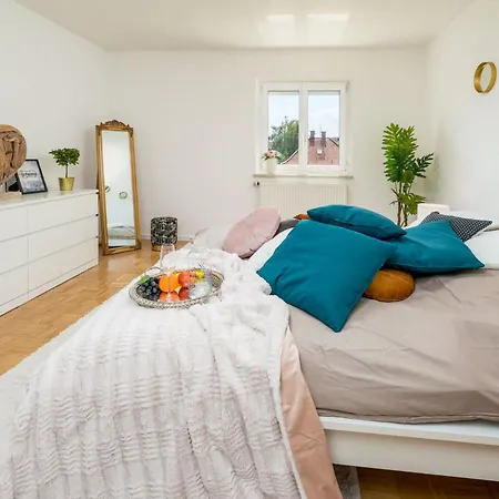 2og Links Helle 70m 2-zimmer Naehe Salzburg By Interhome Apartmán