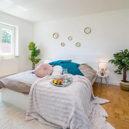 Apartmán 2og Links Helle 70m 2-zimmer Naehe Salzburg By Interhome Freilassing