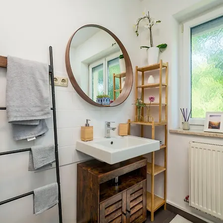 2og Links Helle 70m 2-zimmer Naehe Salzburg By Interhome Freilassing
