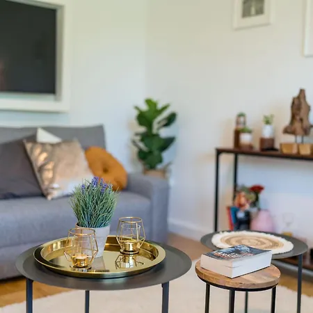 2og Links Helle 70m 2-zimmer Naehe Salzburg By Interhome *
