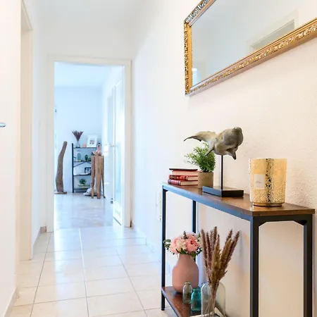 2og Links Helle 70m 2-zimmer Naehe Salzburg By Interhome *